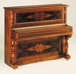 R. Schnell Pianos - Modell Rosenberg in franz. Nussbaum